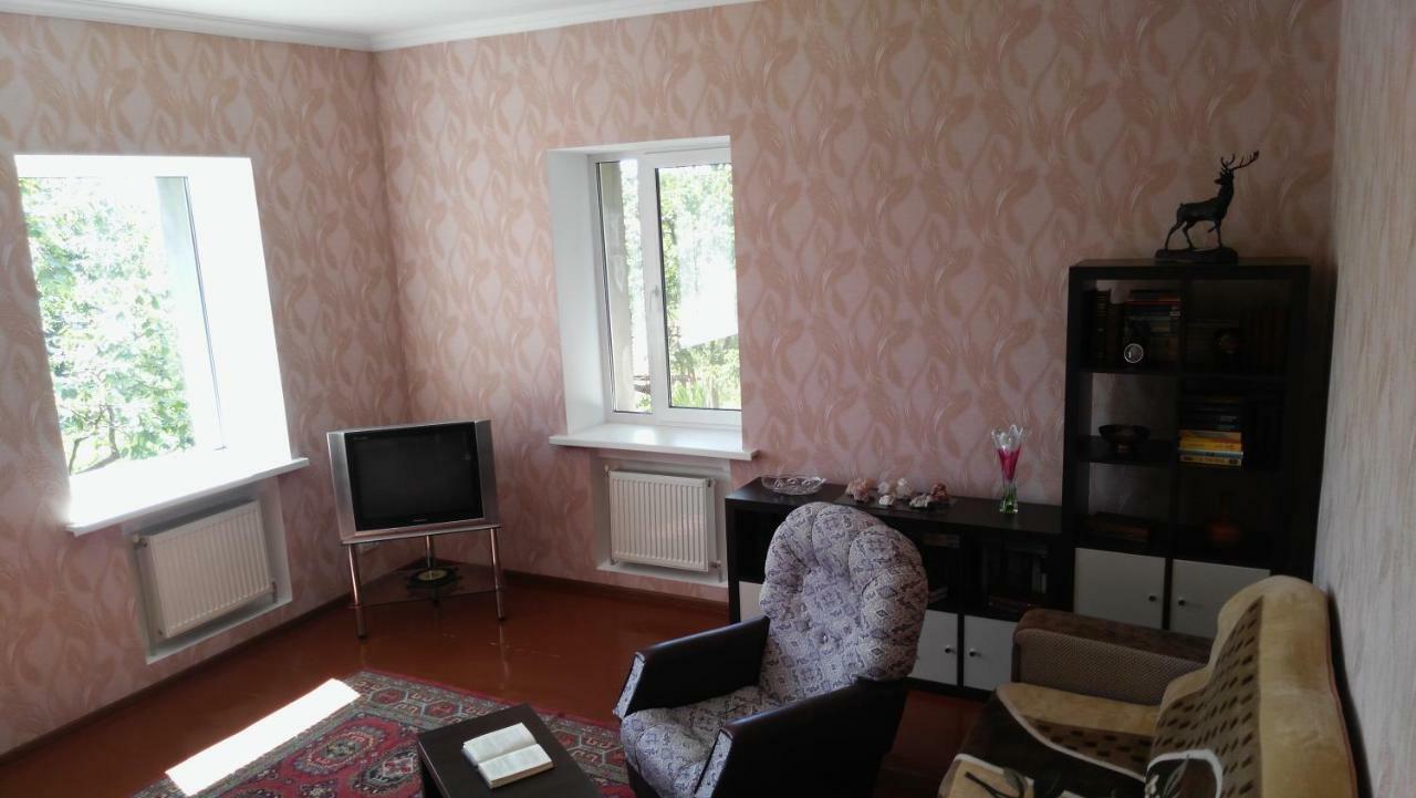 Berdychiv Separate Room Homestay In A Private House, Facilities Shared With Owner المظهر الخارجي الصورة